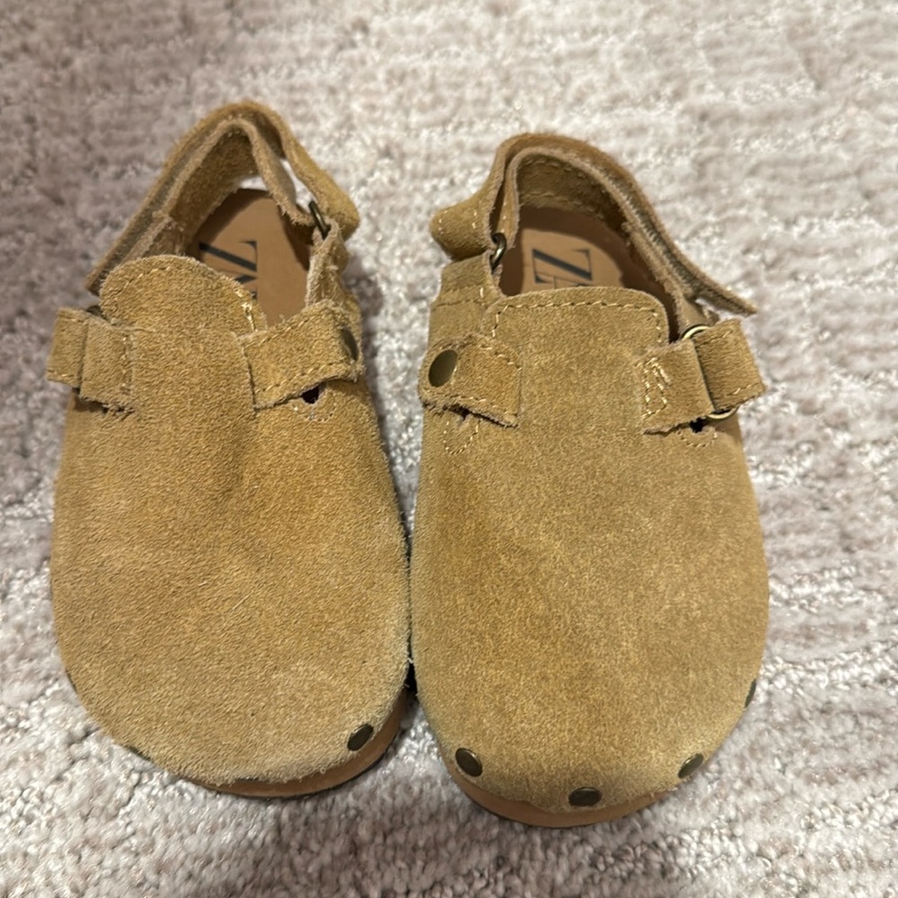 Zara Toddler clog shoes